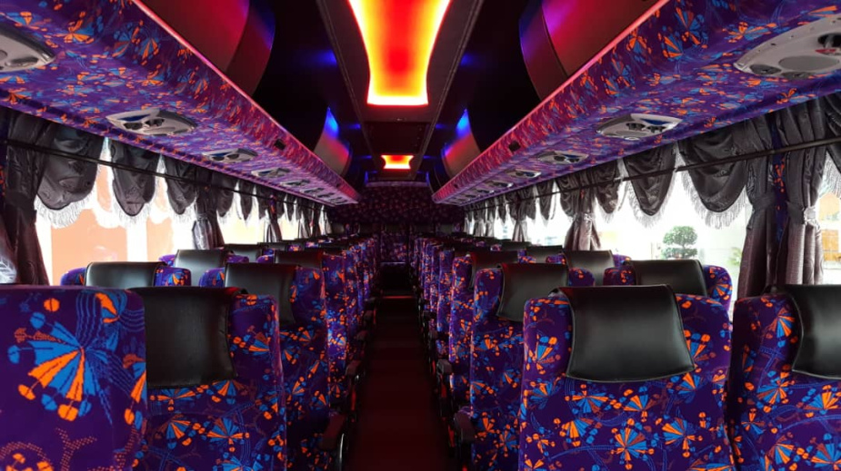 44-seater-003