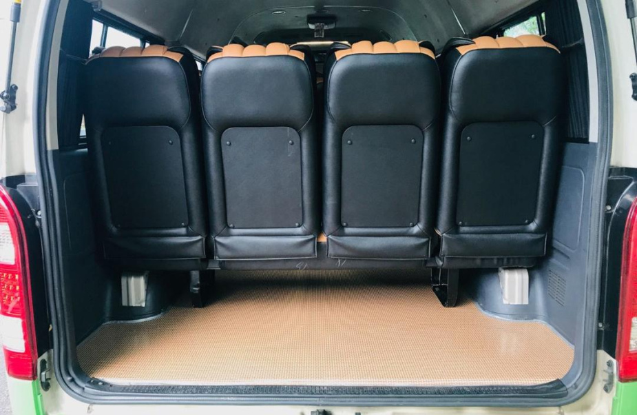 van_14_seater_booth